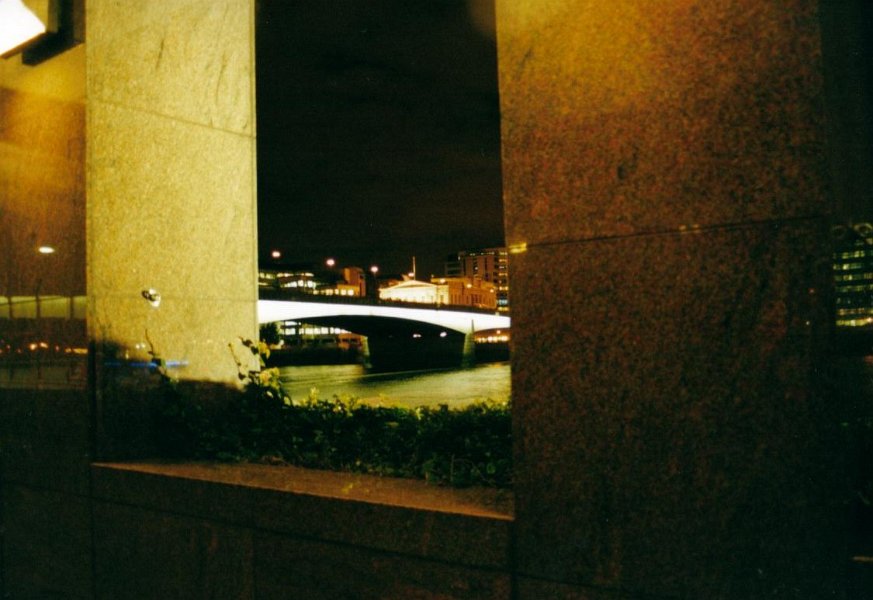 2001.09.14 01.15 london southbank doorkijkje